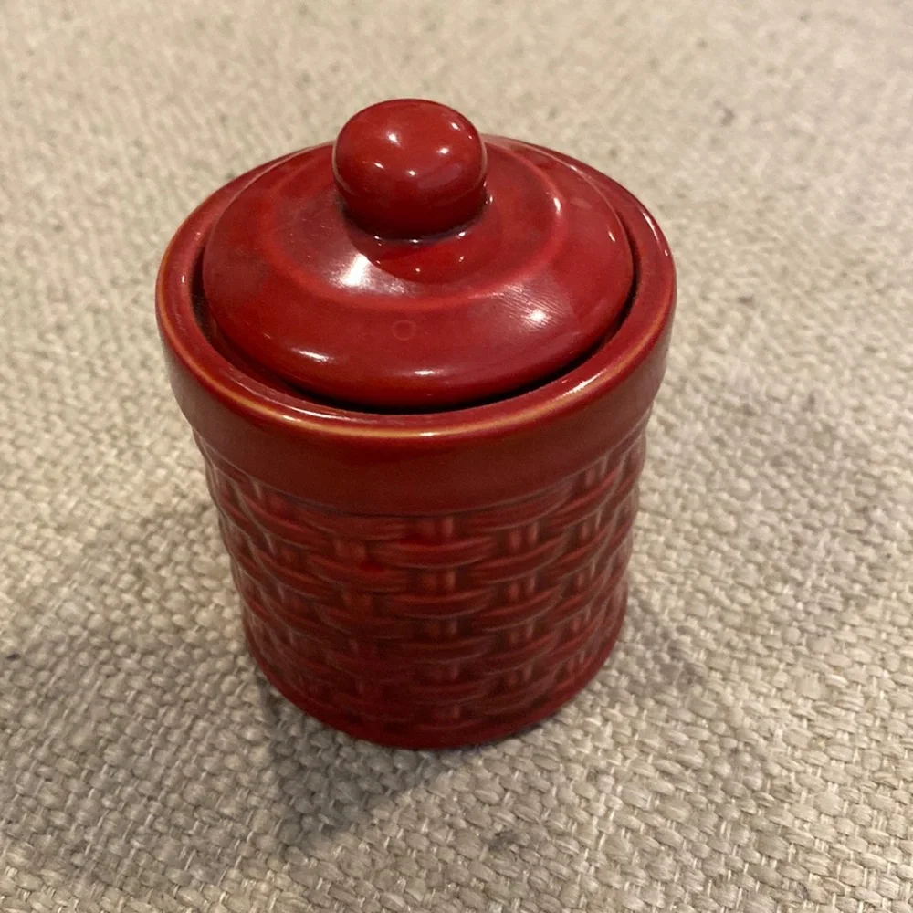 NWOT Pier 1 Burgundy Basket Weave Stoneware Ramekin & Mini Cup 2pc